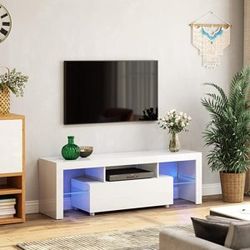 TV stolek bílý barevné LED podsvícení 140 x 45 x 35 cm